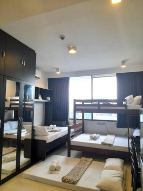14B Walking distance to Ayala and IT Park with WIFI